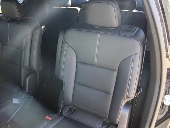 GMC Acadia FWD Elevation 4dr 2026 — side view