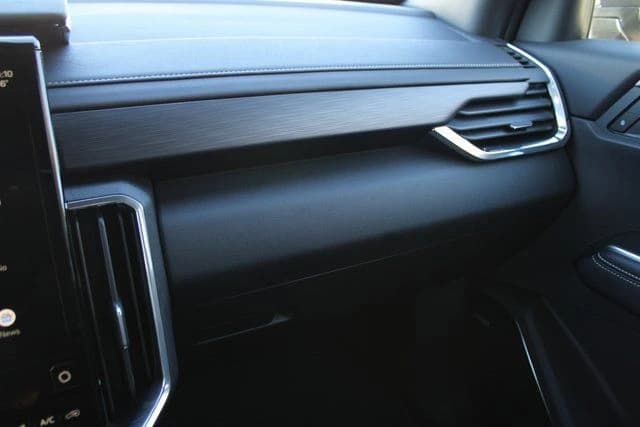 GMC Acadia FWD Elevation 4dr 2026 — side view