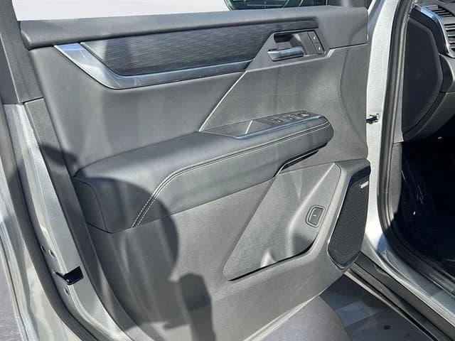 GMC Acadia FWD Elevation 4dr 2026 — side view