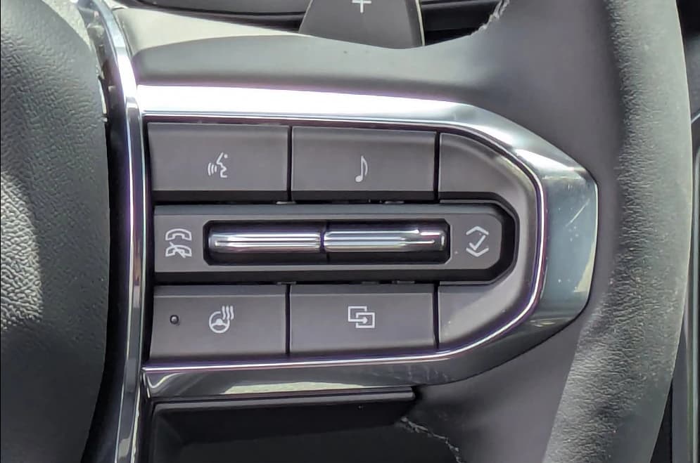 GMC Acadia FWD Elevation 4dr 2026 — side view