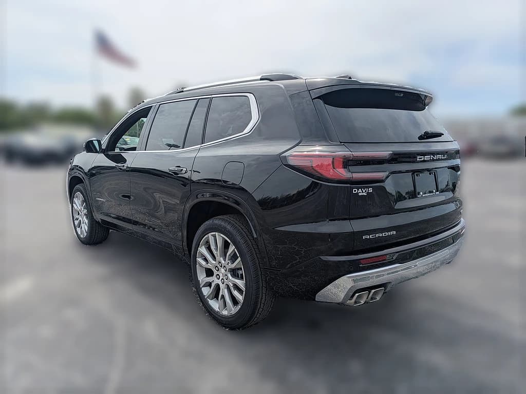 GMC Acadia FWD Denali 4dr 2026 — side view