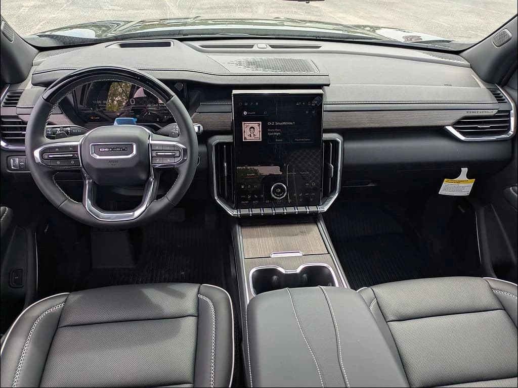GMC Acadia FWD Denali 4dr 2026 — side view