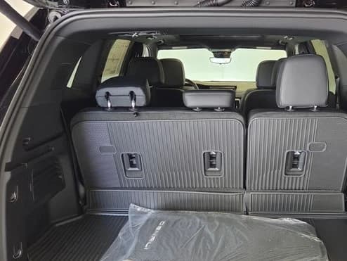 GMC Acadia FWD Denali 4dr 2026 — side view