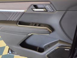 GMC Acadia FWD Denali 4dr 2026 — side view