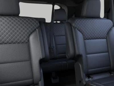 GMC Acadia AWD Denali 4dr 2026 — side view