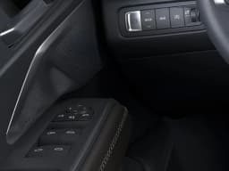 GMC Acadia AWD Denali Ultimate 4dr 2026 — side view
