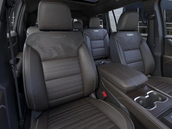 GMC Acadia AWD Denali Ultimate 4dr 2026 — side view