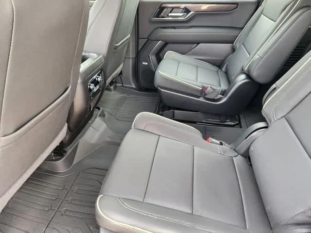 GMC Yukon XL Elevation 2WD 4dr 2026 — side view
