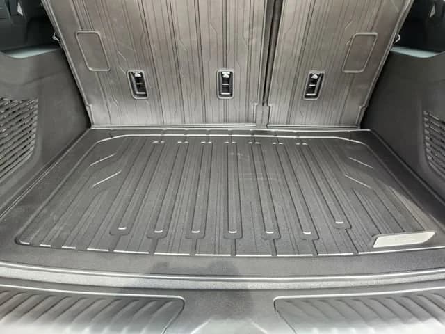 GMC Yukon XL Elevation 2WD 4dr 2026 — side view
