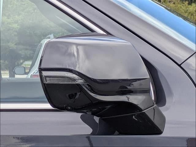 GMC Yukon XL Elevation 2WD 4dr 2026 — side view