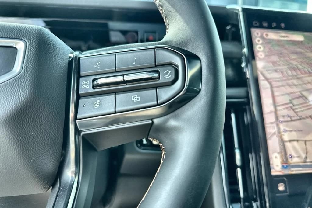 GMC Yukon AT4 4WD 4dr 2026 — side view