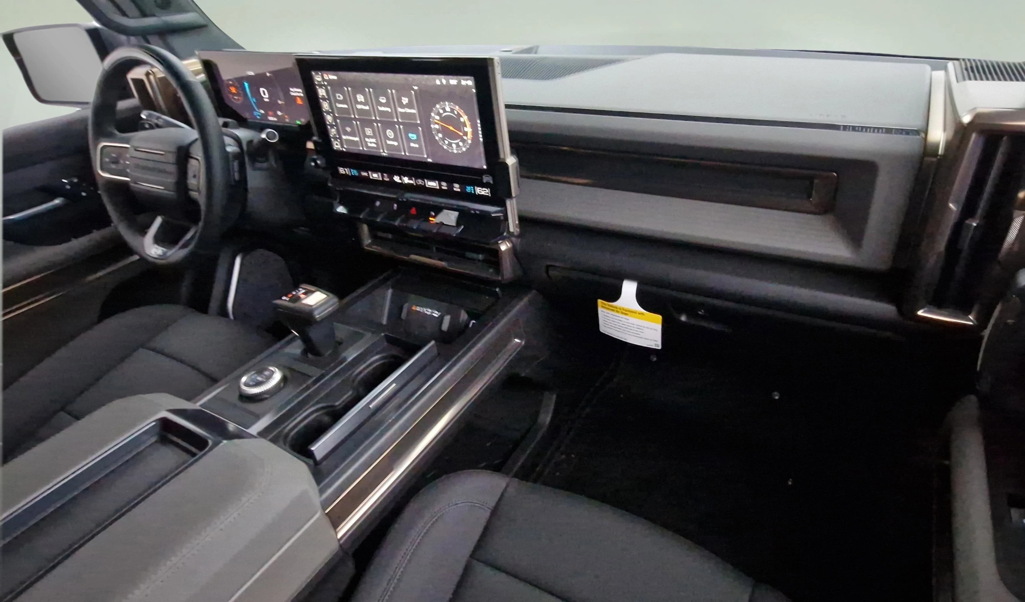 GMC HUMMER EV SUV 2X e4WD 4dr 2025 — side view