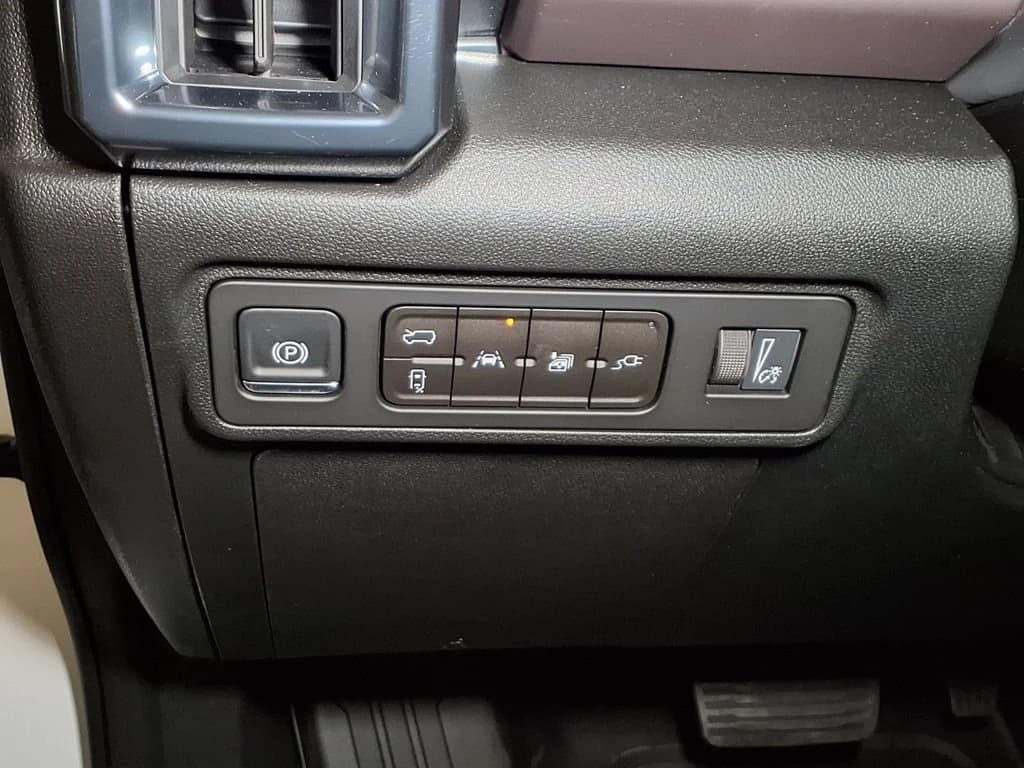 GMC HUMMER EV SUV 2X e4WD 4dr 2026 — side view