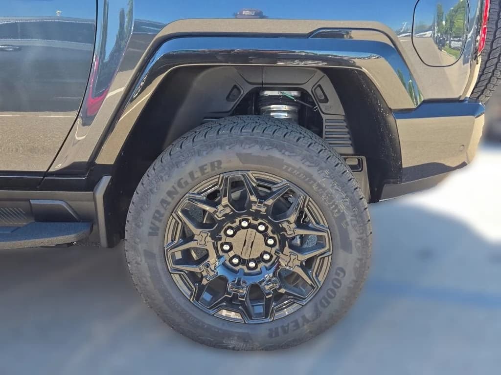 GMC HUMMER EV SUV 2X e4WD 4dr 2026 — side view