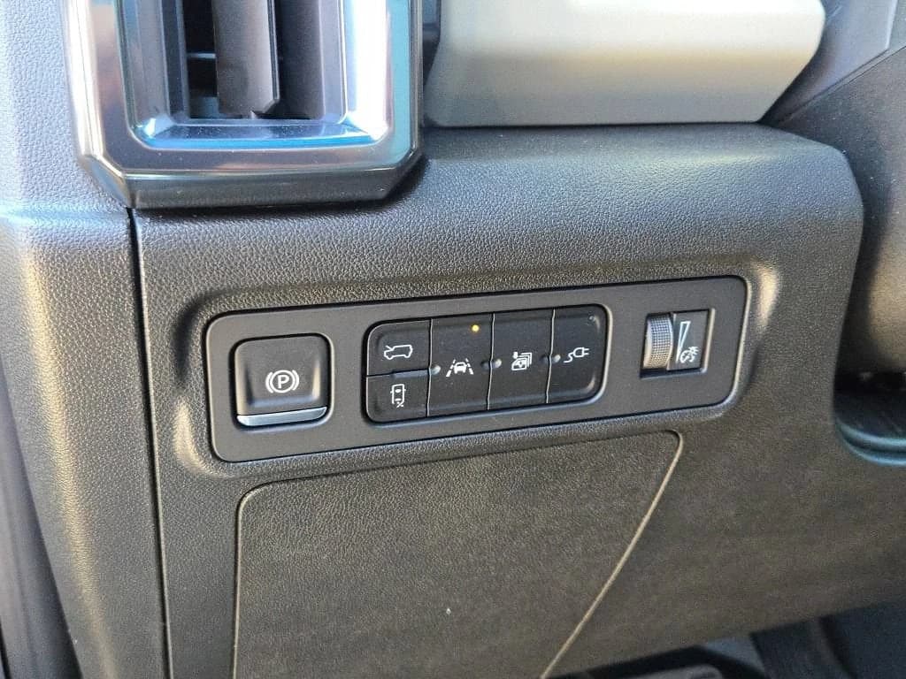 GMC HUMMER EV SUV 2X e4WD 4dr 2026 — side view