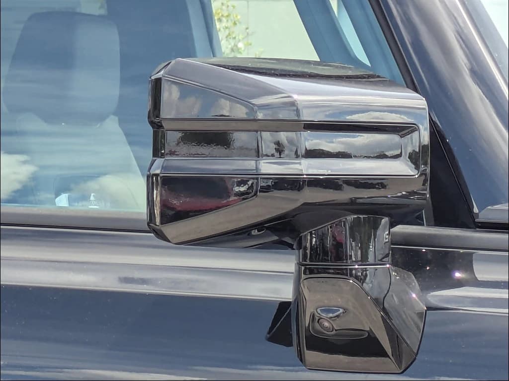 GMC HUMMER EV SUV 2X e4WD 4dr 2026 — side view