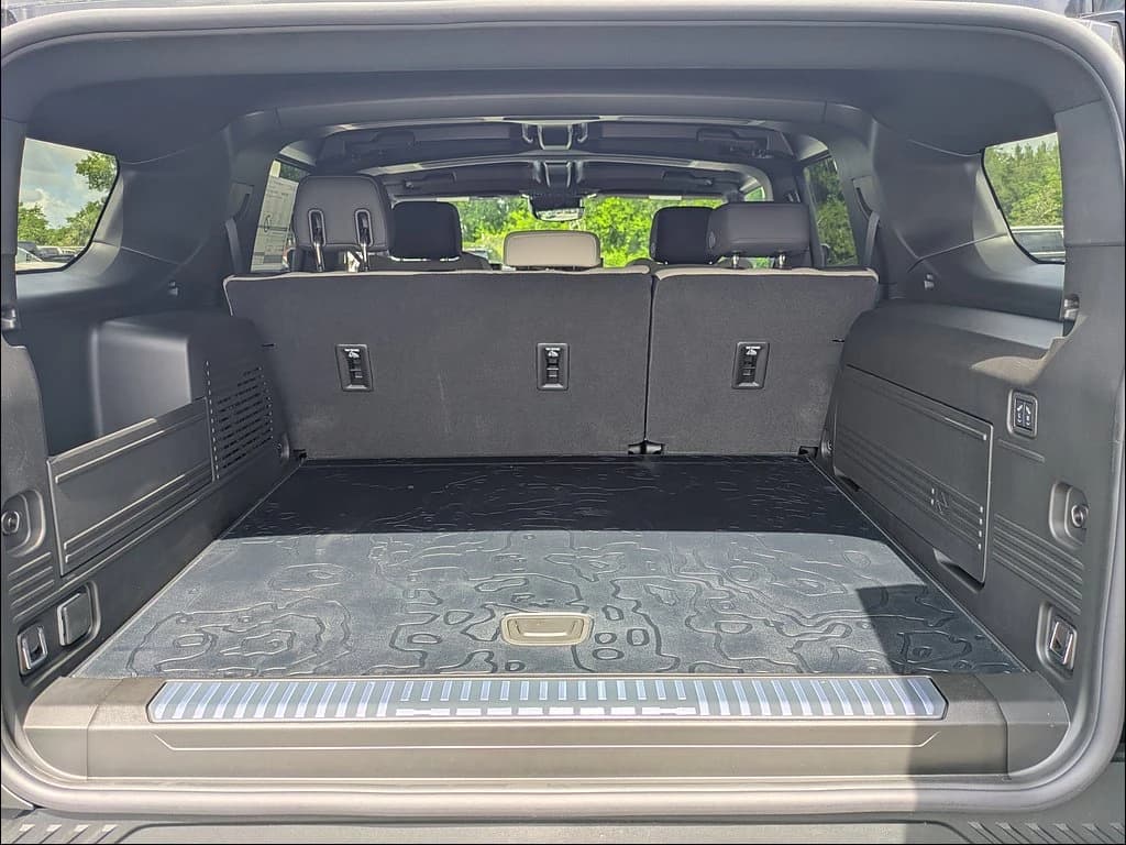 GMC HUMMER EV SUV 2X e4WD 4dr 2026 — side view