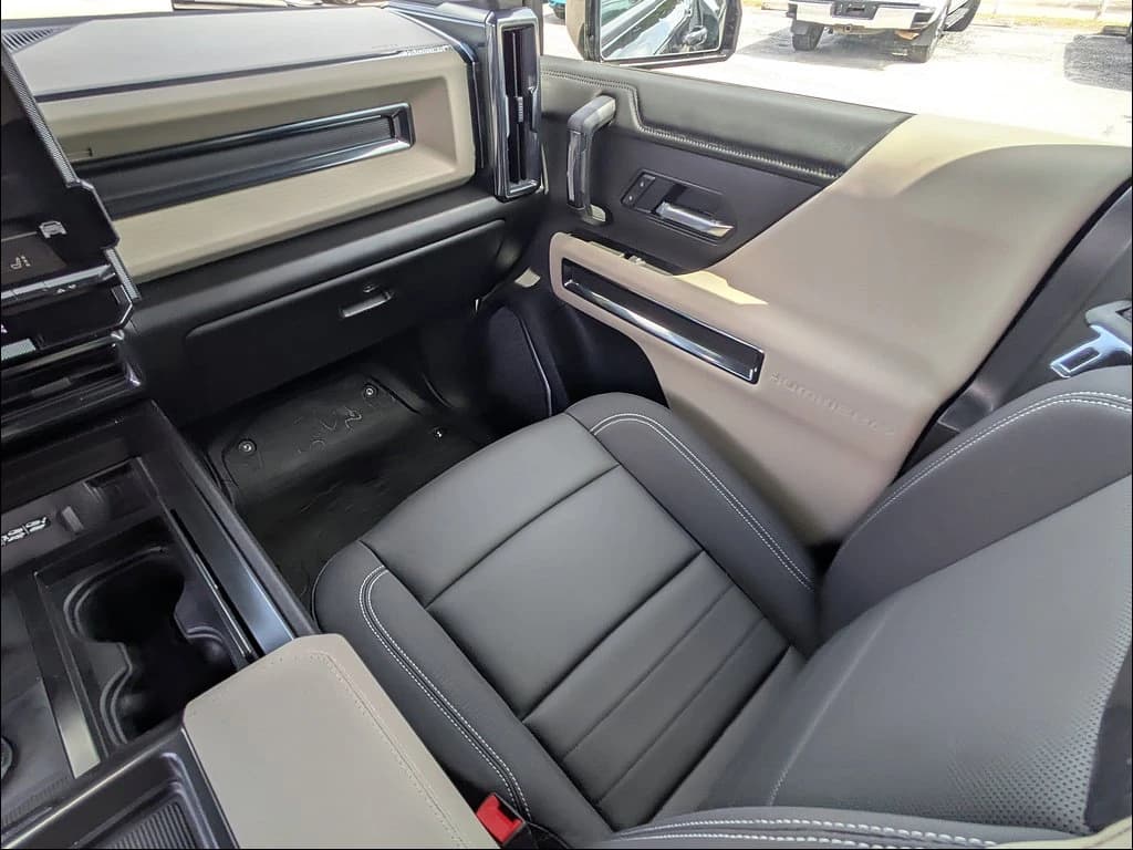 GMC HUMMER EV SUV 2X e4WD 4dr 2026 — side view