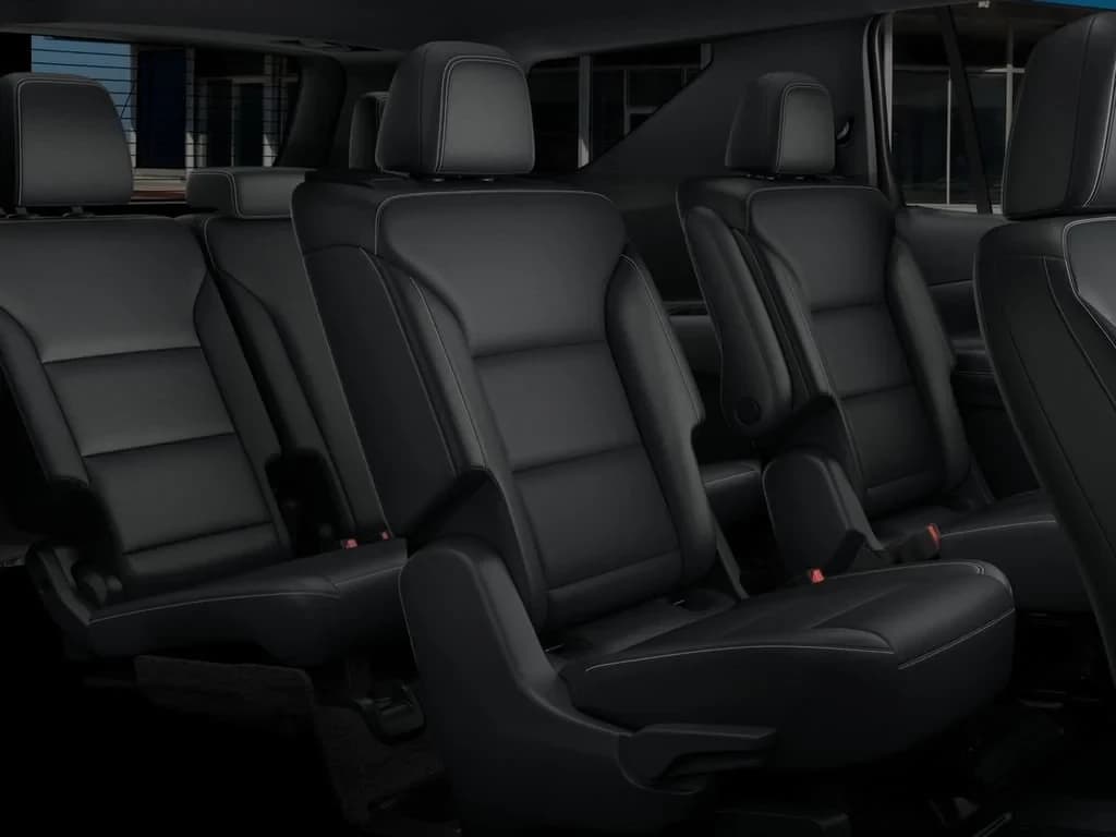 Chevrolet Traverse FWD LT 4dr 2027 — side view
