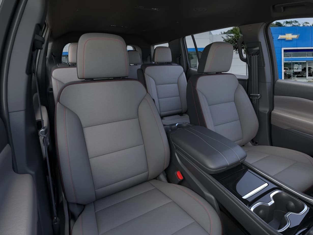 Chevrolet Traverse FWD LT 4dr 2026 — side view