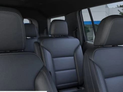 Chevrolet Traverse FWD LT 4dr 2026 — side view