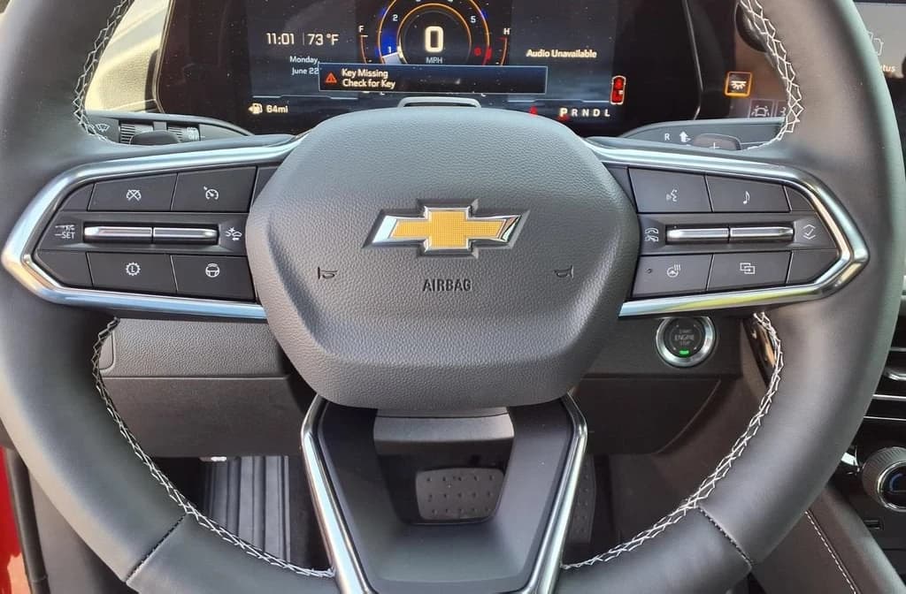 Chevrolet Traverse FWD LT 4dr 2026 — side view