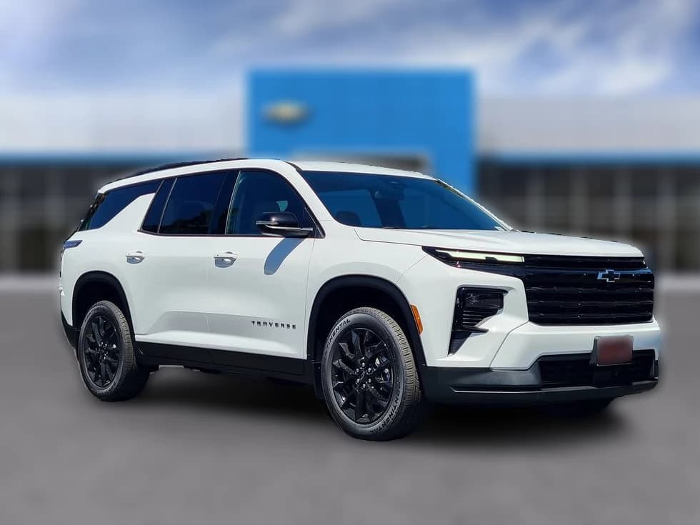 Chevrolet Traverse FWD LT 4dr 2026 — side view