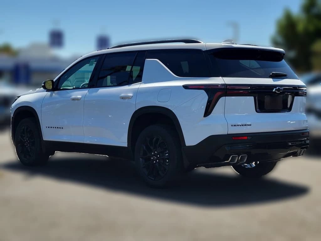 Chevrolet Traverse FWD LT 4dr 2026 — side view