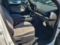 Chevrolet Traverse FWD LT 4dr 2026 — side view