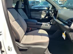 Chevrolet Traverse FWD LT 4dr 2026 — side view
