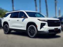Chevrolet Traverse FWD LT 4dr 2026 — side view