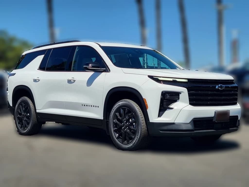Chevrolet Traverse FWD LT 4dr 2026 — side view
