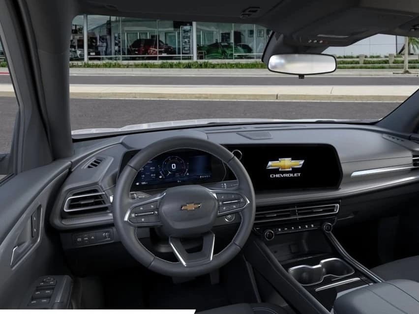 Chevrolet Traverse FWD LT 4dr 2027 — side view