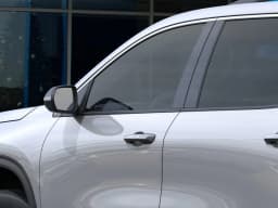 Chevrolet Traverse FWD LT 4dr 2027 — side view