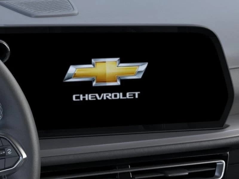 Chevrolet Traverse FWD LT 4dr 2027 — side view