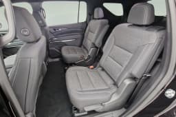 Chevrolet Traverse FWD LT 4dr 2026 — side view