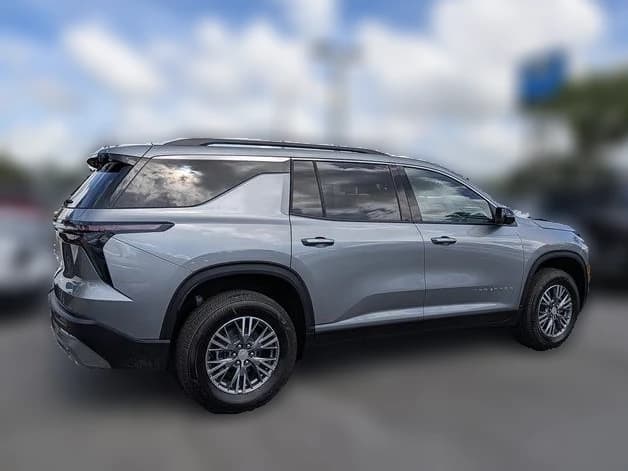 Chevrolet Traverse FWD LT 4dr 2027 — side view