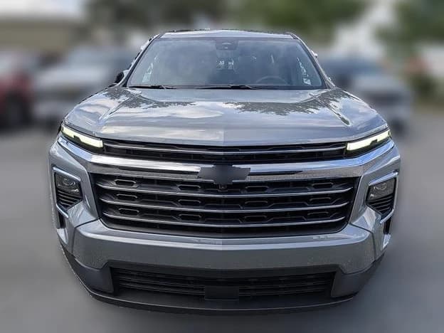 Chevrolet Traverse FWD LT 4dr 2027 — side view