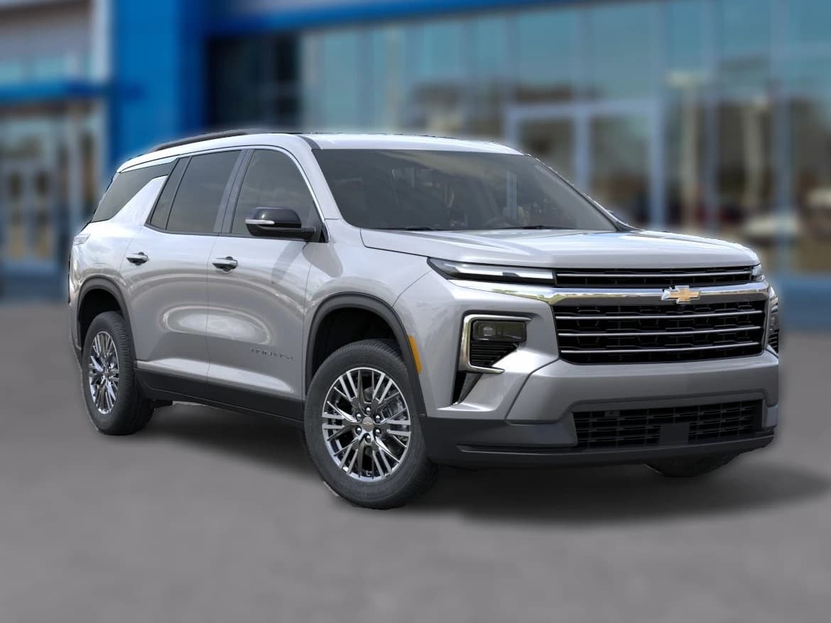 Chevrolet Traverse FWD LT 4dr 2027 — side view