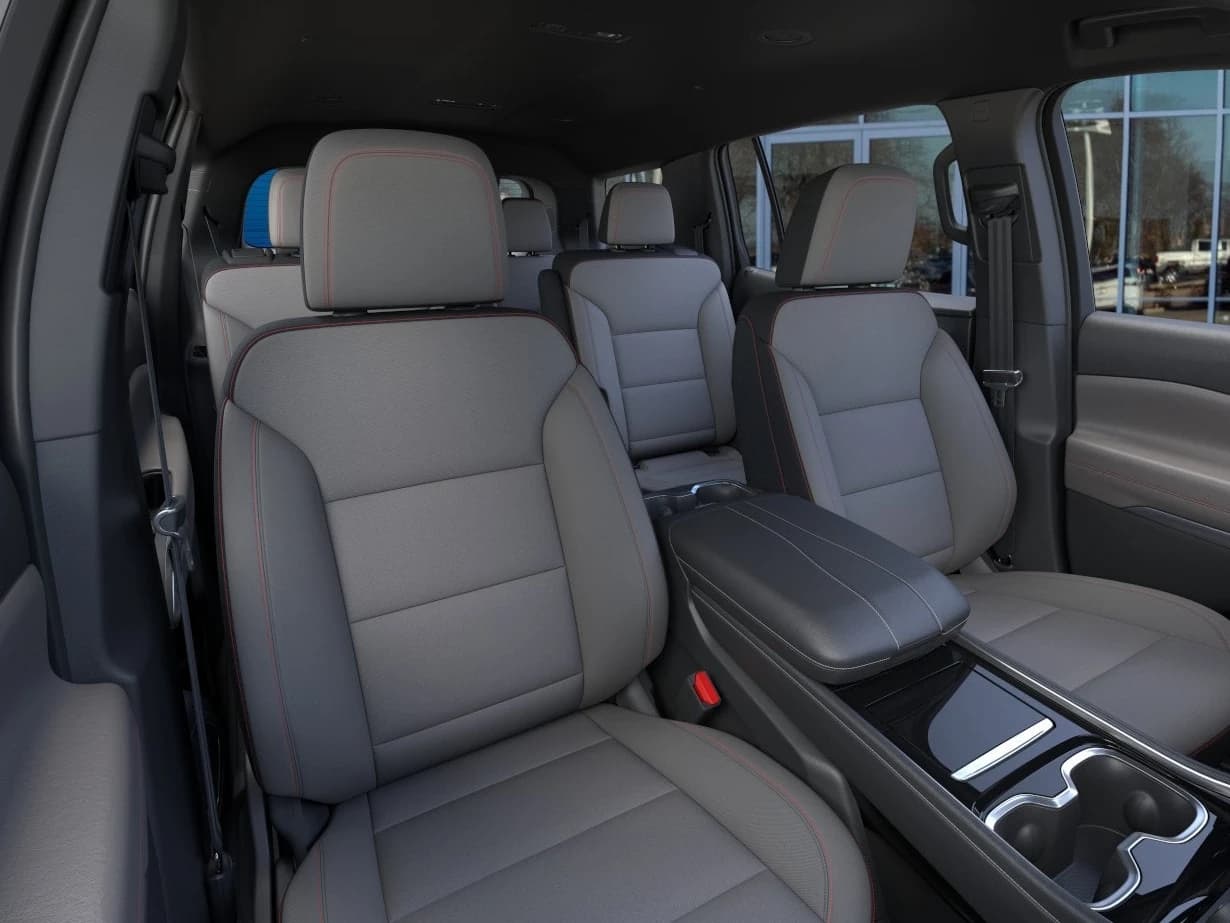 Chevrolet Traverse FWD LT 4dr 2027 — side view