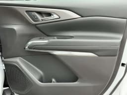 Chevrolet Traverse FWD LT 4dr 2027 — side view