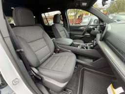 Chevrolet Traverse FWD LT 4dr 2027 — side view