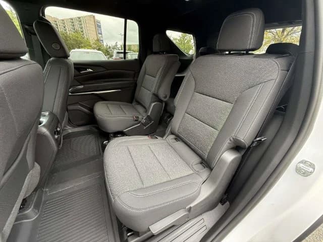 Chevrolet Traverse FWD LT 4dr 2027 — side view