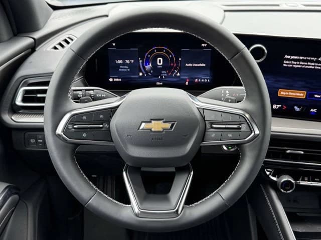 Chevrolet Traverse FWD LT 4dr 2027 — side view