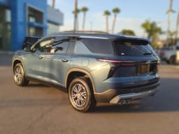 Chevrolet Traverse FWD LT 4dr 2026 — side view