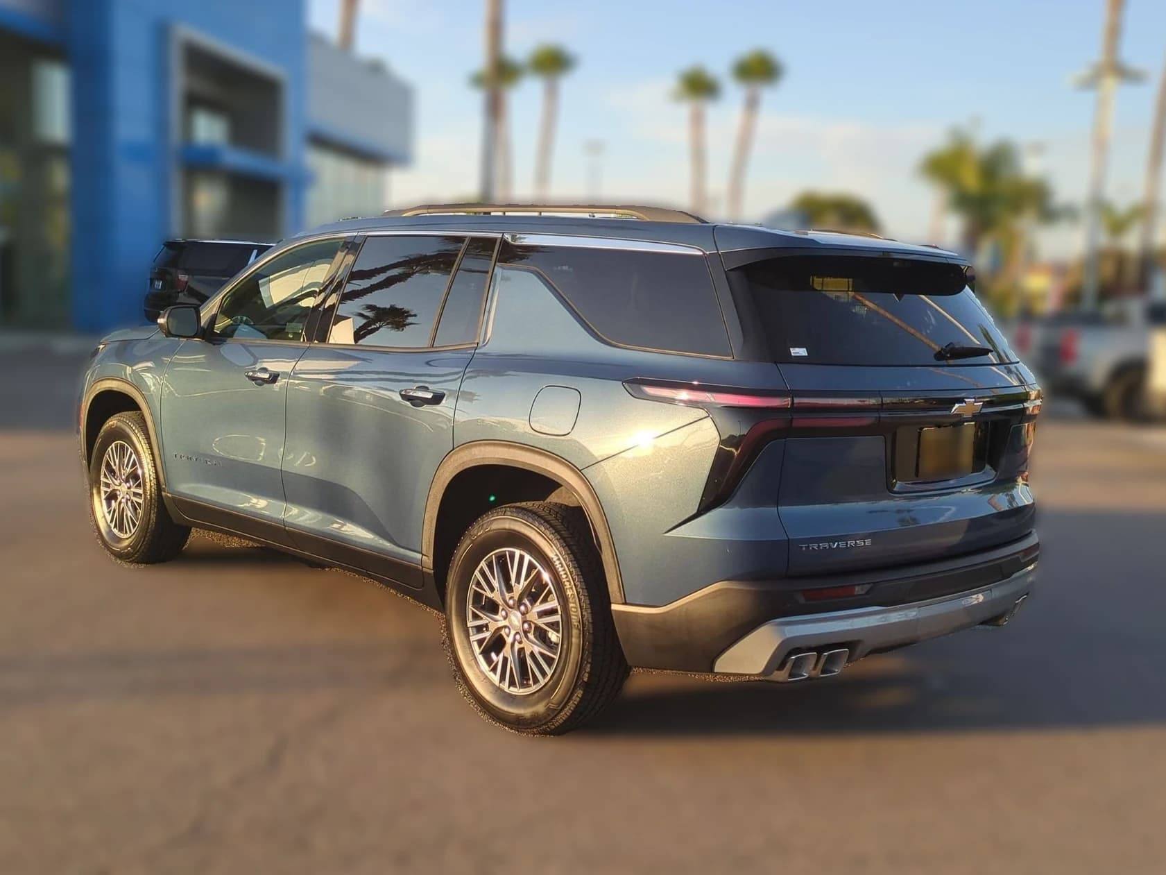 Chevrolet Traverse FWD LT 4dr 2026 — side view
