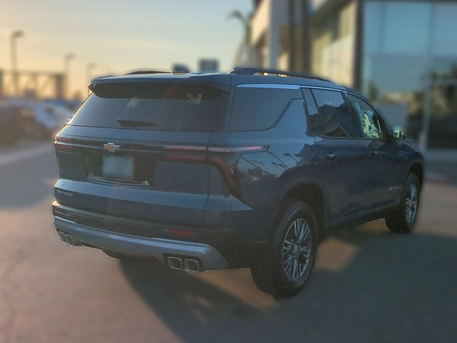 Chevrolet Traverse FWD LT 4dr 2026 — side view