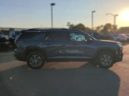 Chevrolet Traverse FWD LT 4dr 2026 — side view