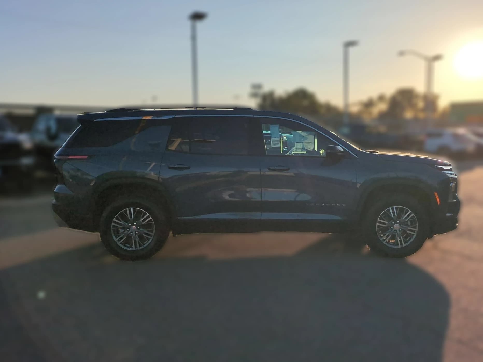 Chevrolet Traverse FWD LT 4dr 2026 — side view