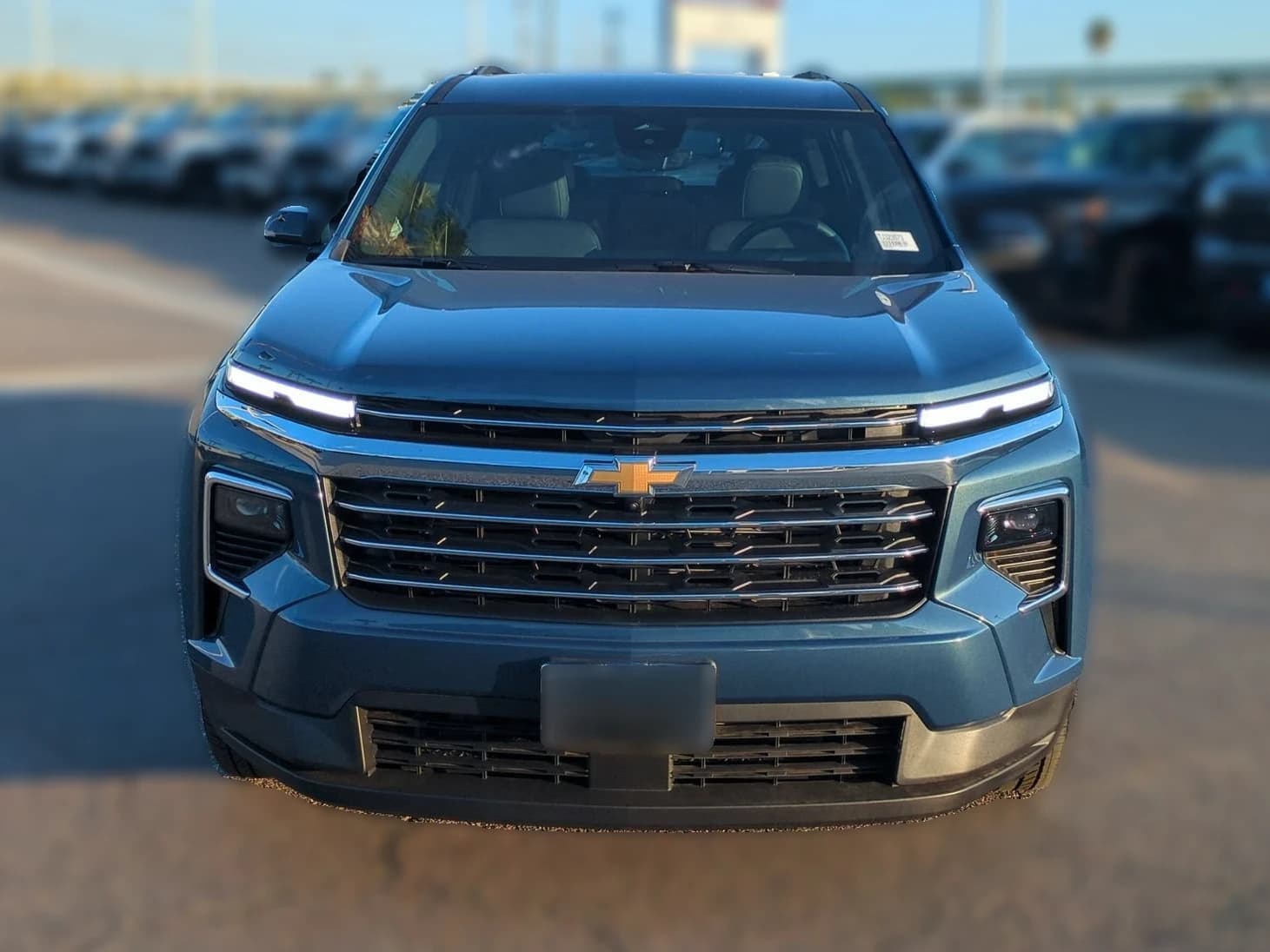 Chevrolet Traverse FWD LT 4dr 2026 — side view